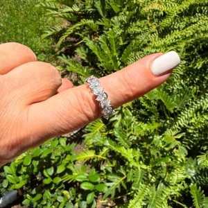 Media churumbela de 1.90 quilates con diamantes de laboratorio corte pera en oro 14k