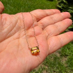 Colgante de citrina natural de 1.5 quilates en oro 14k