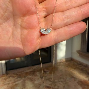 Dije de oro 14k con dos diamantes lab corte pera