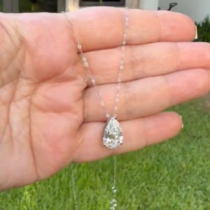 Dije de diamante lab corte pera de 3 quilates