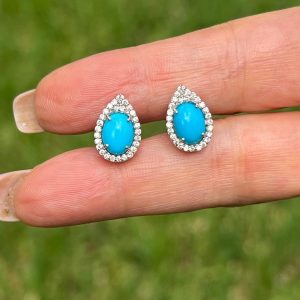 Aretes de gota de turquesa con halo de diamantes